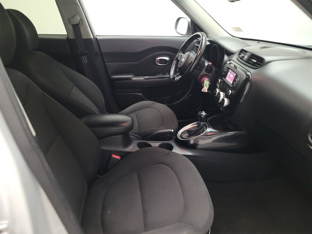 Used 2015 Kia Soul ! FWD image 21
