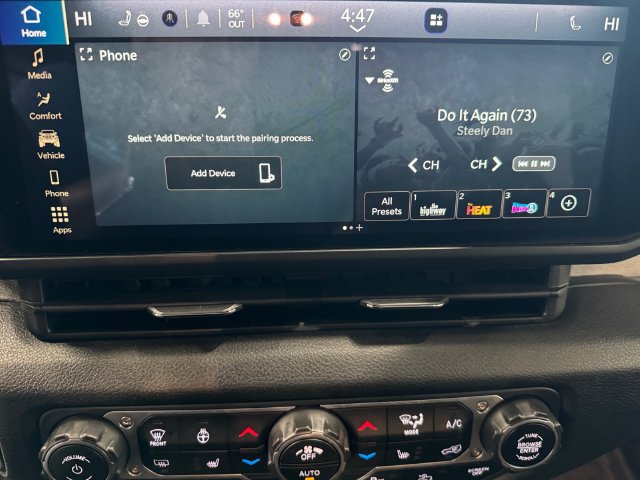Used 2025 Jeep Wrangler Sport AWD/4WD image 13