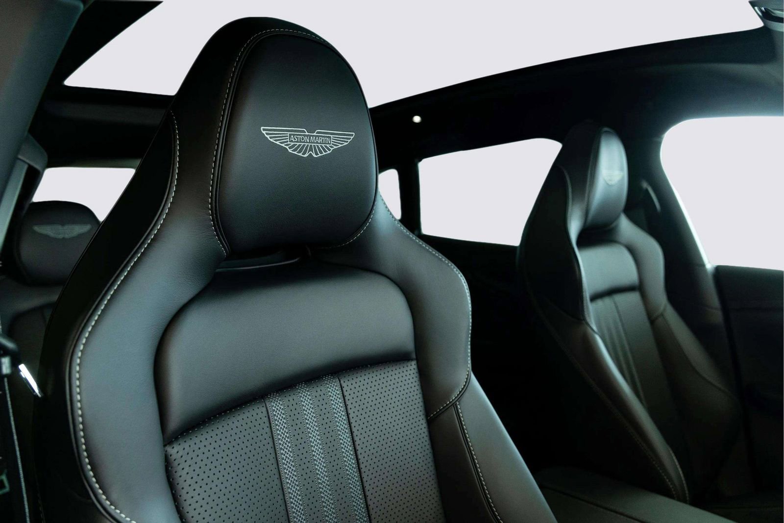 New 2026 Aston Martin DBX 707 AWD/4WD image 15