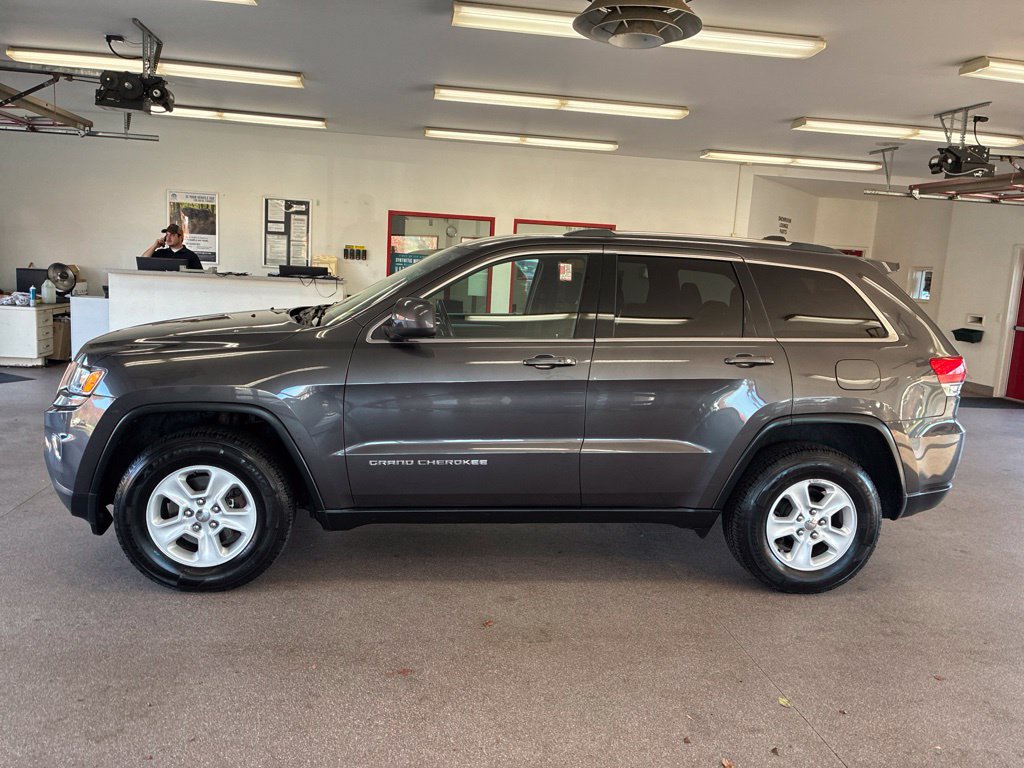 Used 2015 Jeep Grand Cherokee Laredo w/ Quick Order Package 23E AWD/4WD image 6