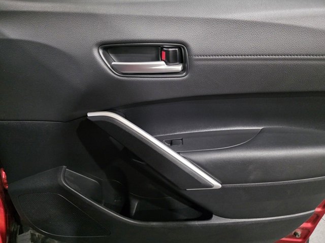 Used 2025 Toyota Corolla Cross XLE image 13