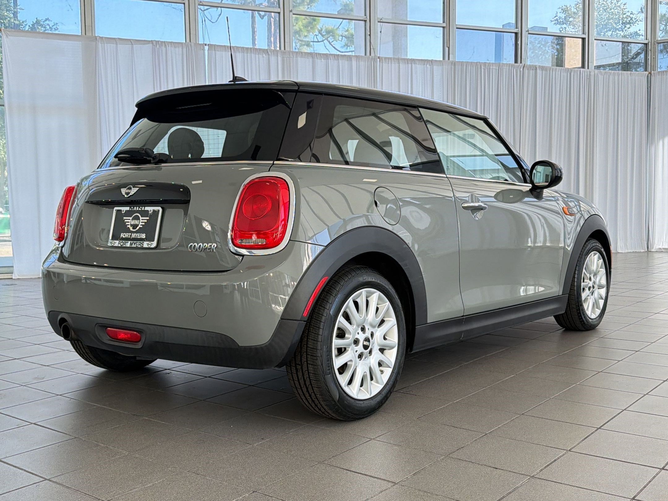 Used 2016 MINI Cooper 2-Door Hardtop FWD image 9