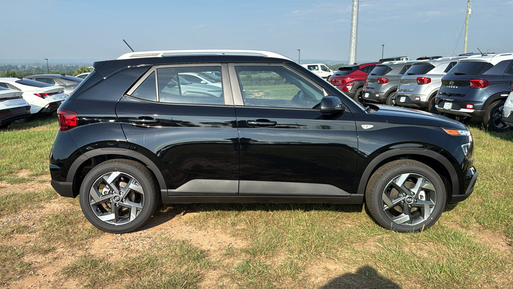 New 2026 Hyundai Venue SEL FWD image 8