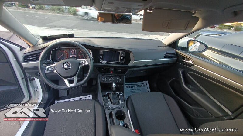 Used 2021 Volkswagen Jetta S w/ Driver Assistance Package FWD image 3