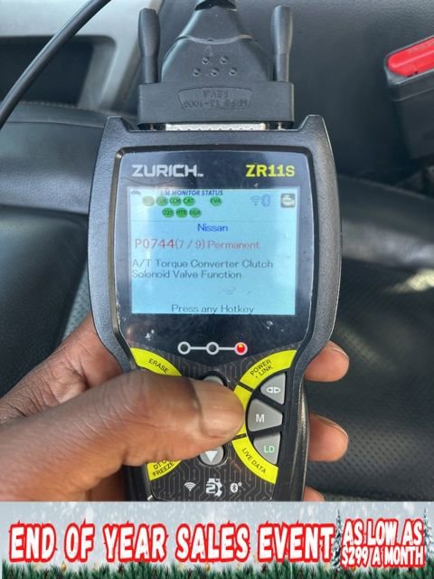 Used 2017 Nissan Titan SL image 27