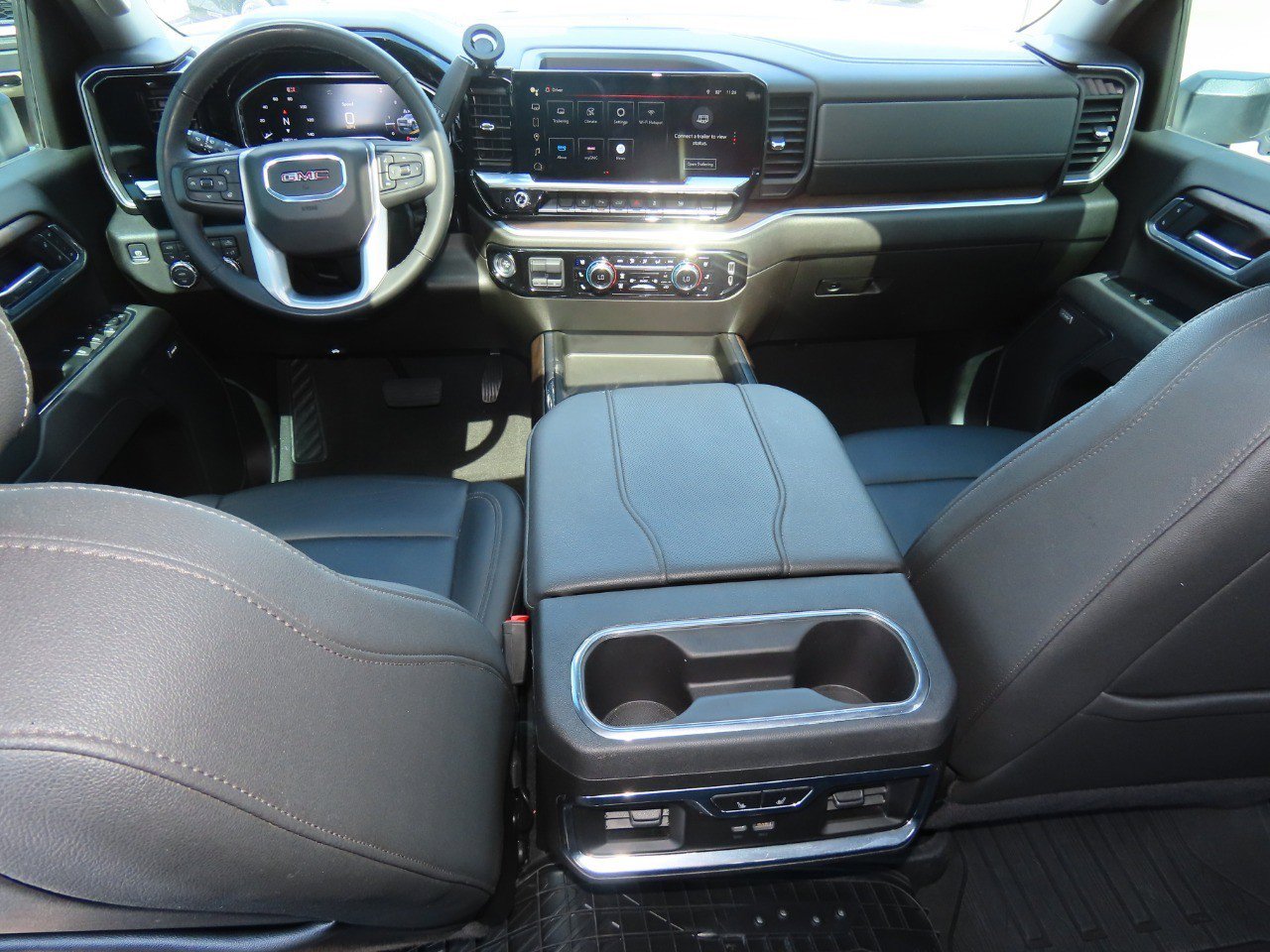 Used 2025 GMC Sierra 2500 SLT w/ SLT Convenience Package image 22