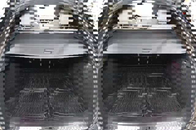 Used 2019 Land Rover Range Rover Velar R-Dynamic SE image 26