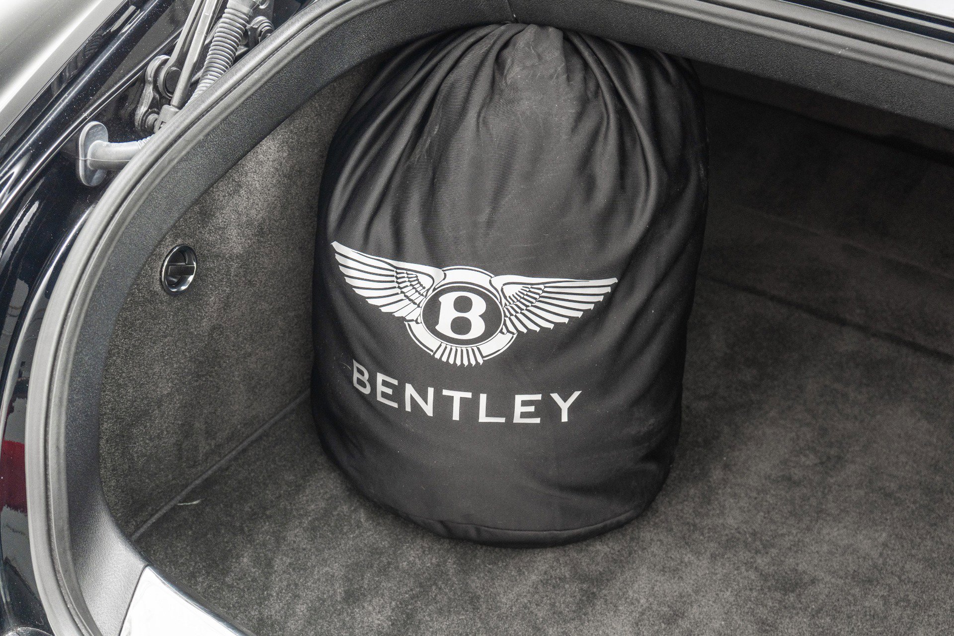 Used 2017 Bentley Flying Spur S V8 image 40