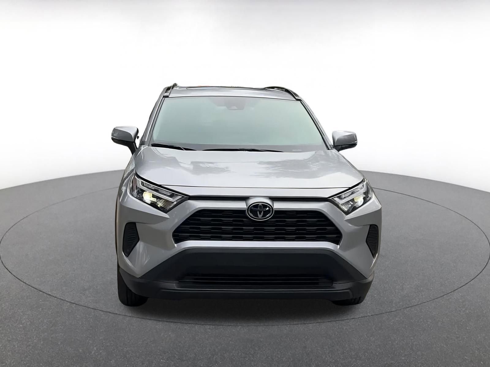 Used 2025 Toyota RAV4 XLE image 4