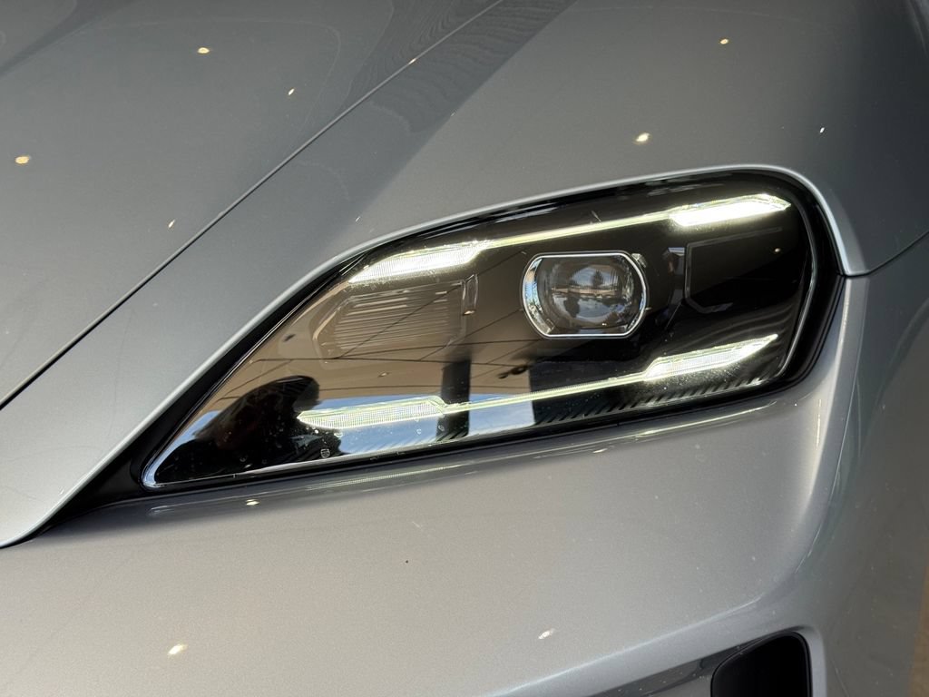 New 2026 Porsche Taycan AWD/4WD image 13