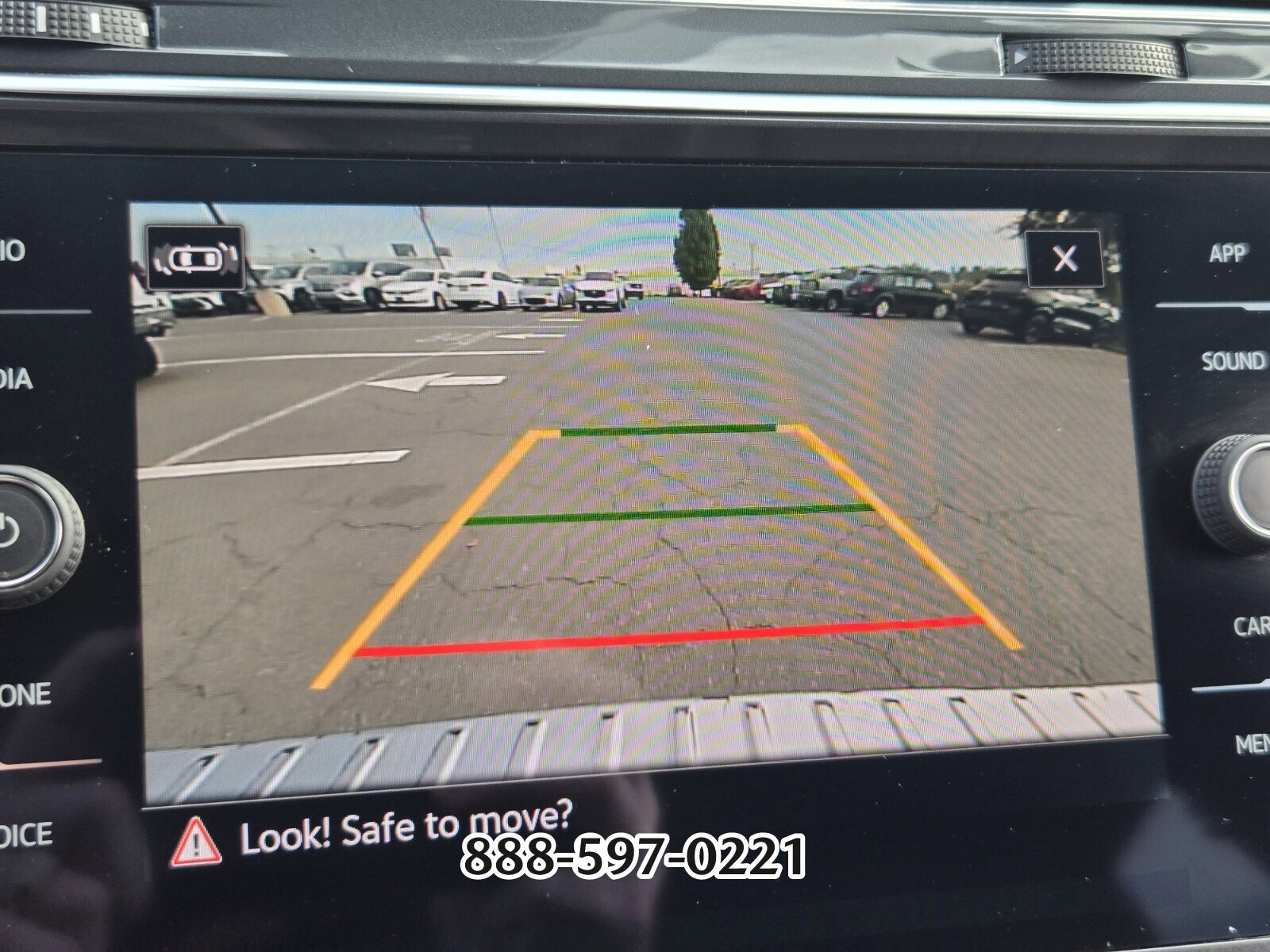 Used 2022 Volkswagen Tiguan SE image 20