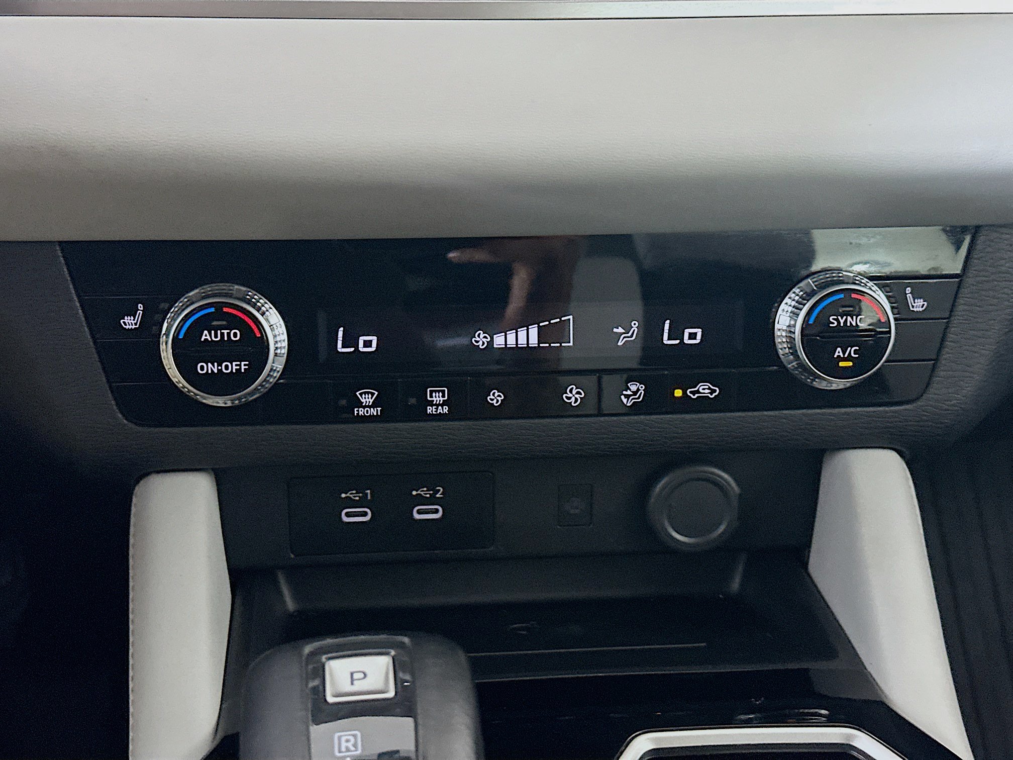Used 2025 Mitsubishi Outlander SE FWD image 24
