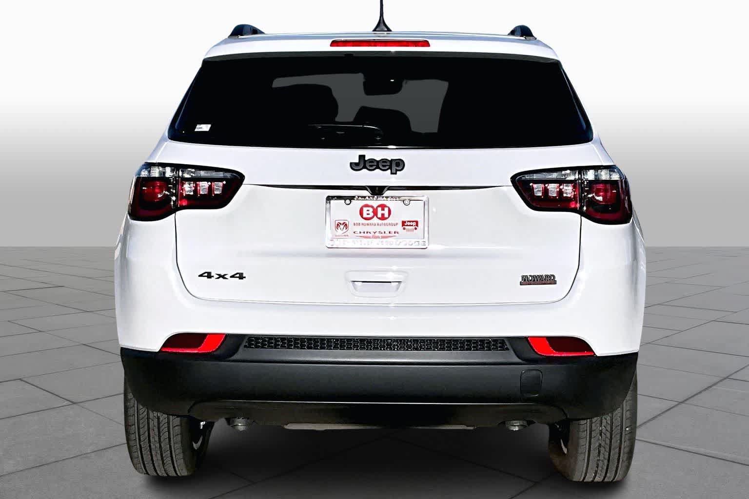 New 2026 Jeep Compass Latitude AWD/4WD image 5