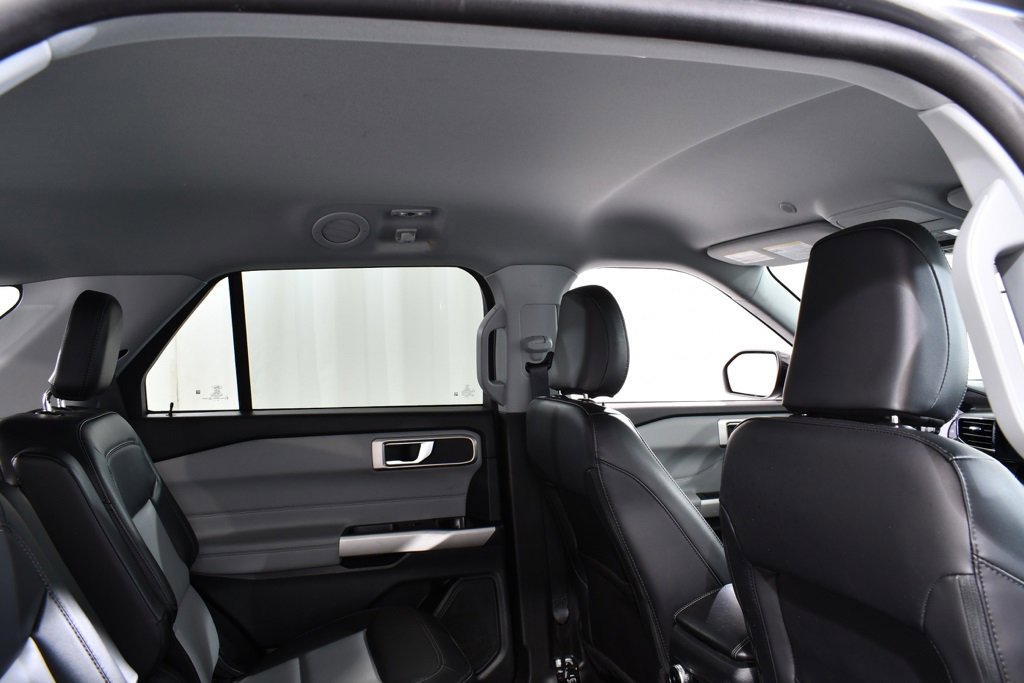 Used 2023 Ford Explorer XLT w/ Equipment Group 202A image 18