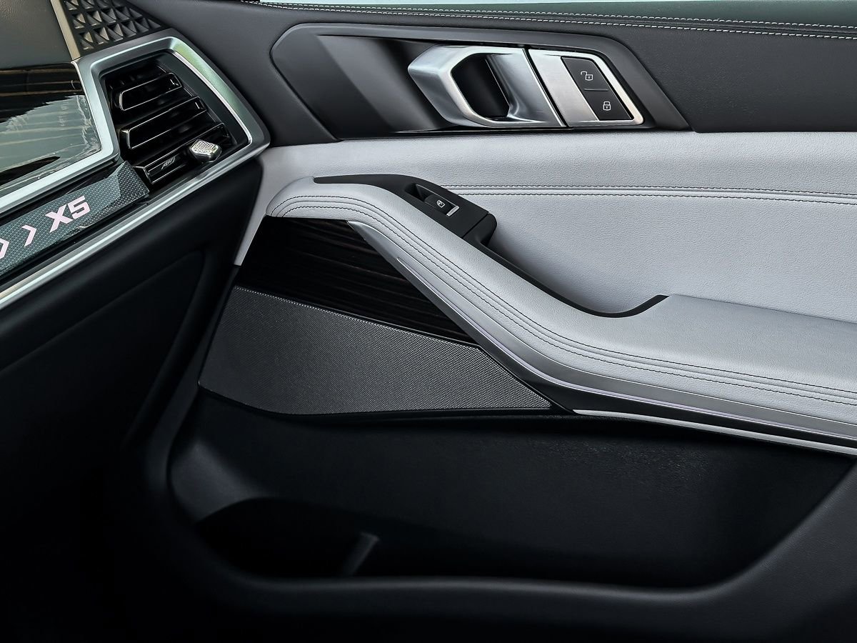 New 2025 BMW X5 sDrive40i w/ Climate Comfort Package image 24