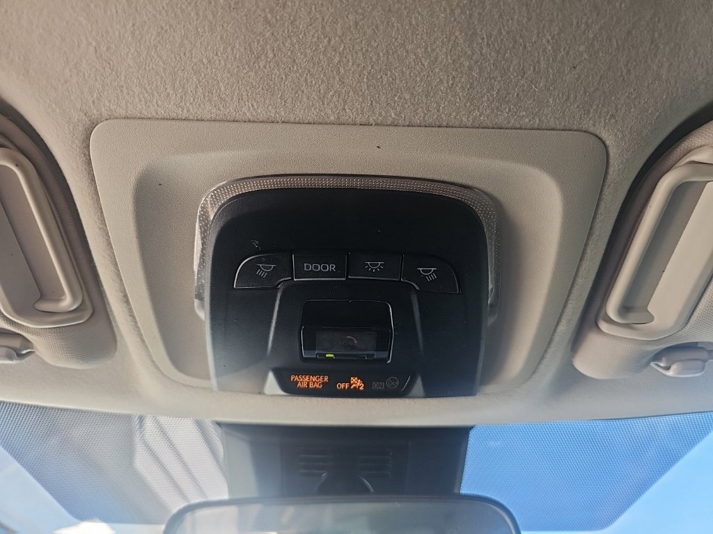 Used 2025 Toyota Corolla LE FWD image 20