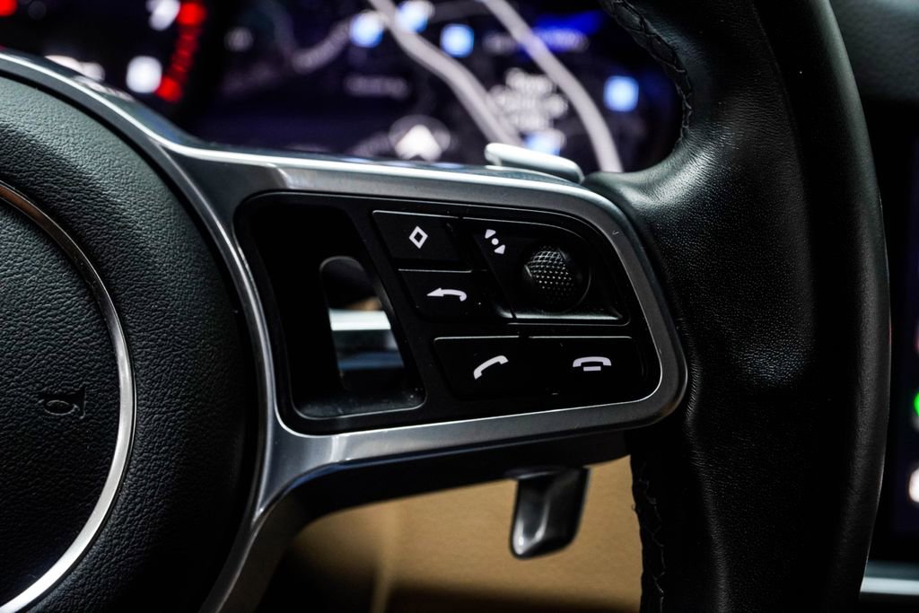 Used 2023 Porsche Cayenne Platinum Edition image 29