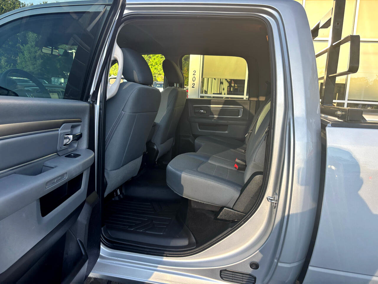 Used 2017 RAM 2500 SLT image 25