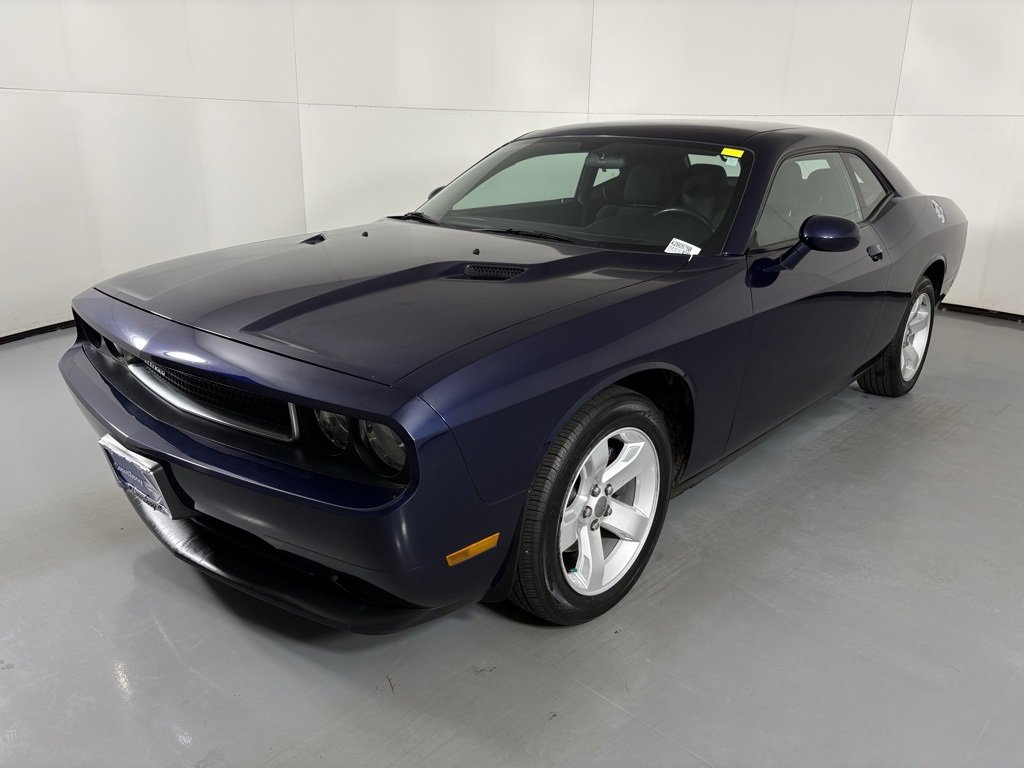 Used 2014 Dodge Challenger SXT image 4