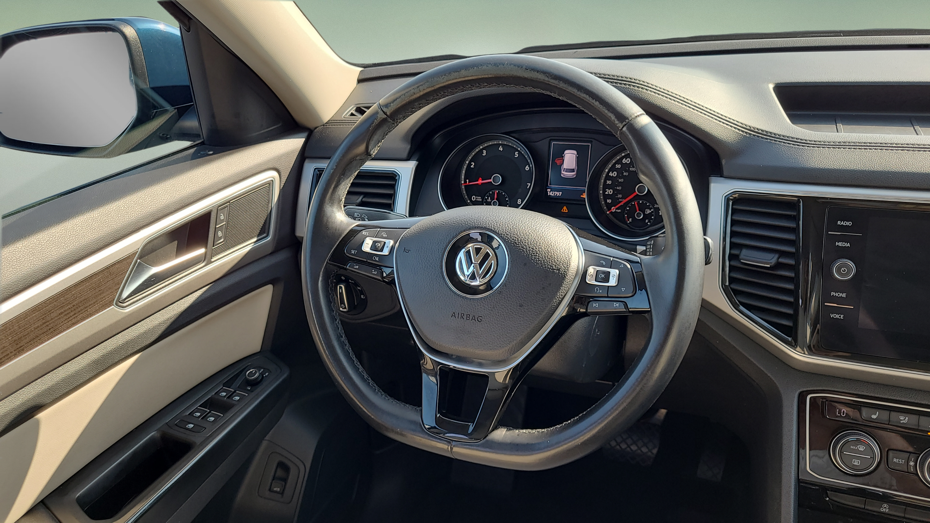 Used 2018 Volkswagen Atlas SEL AWD/4WD image 12