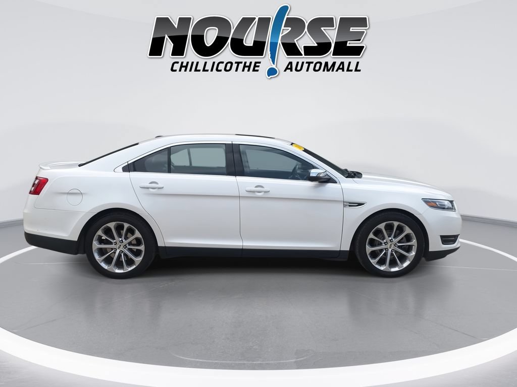 Used 2018 Ford Taurus Limited AWD/4WD image 9