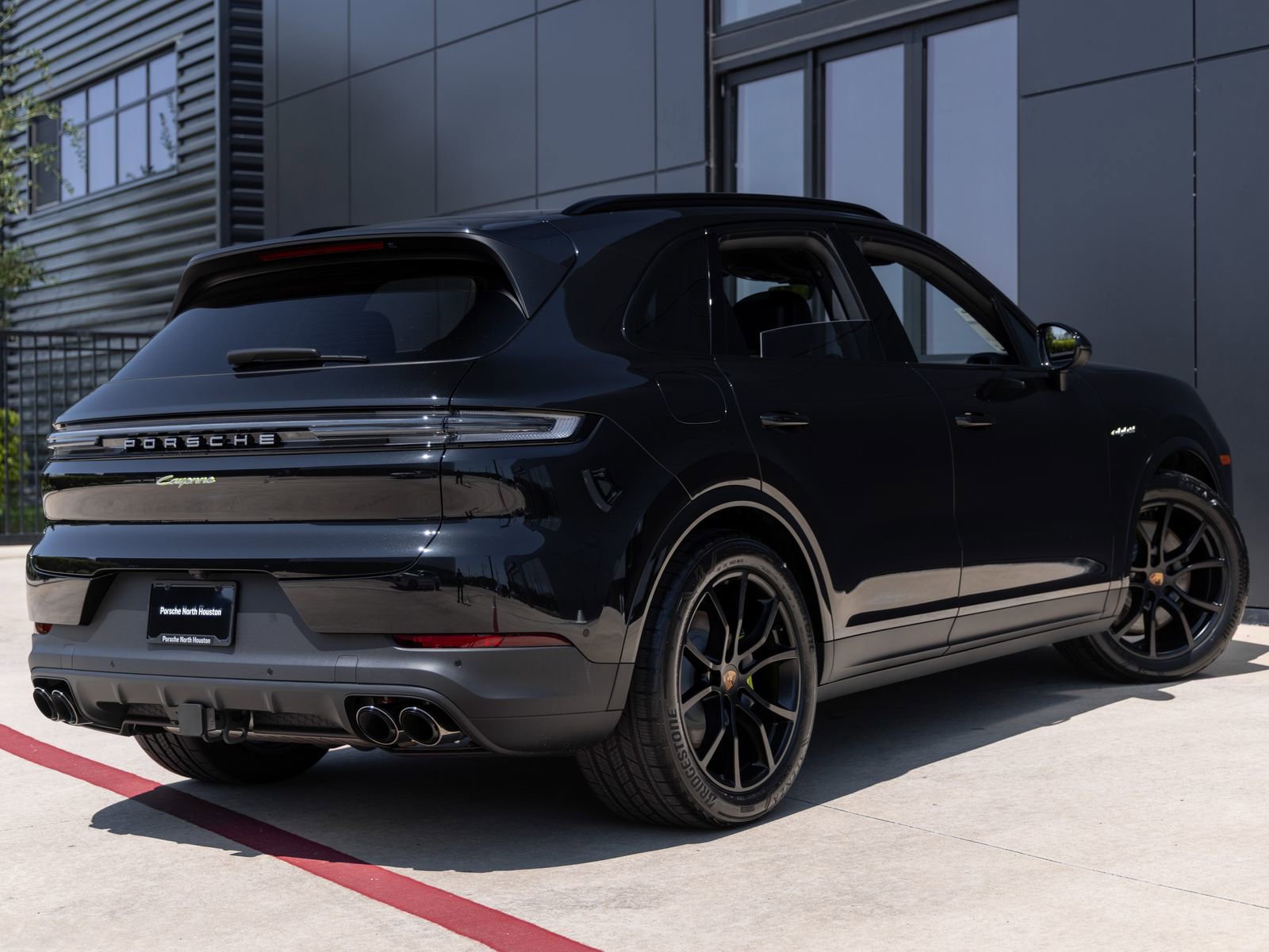 Certified 2025 Porsche Cayenne E-Hybrid AWD/4WD image 11