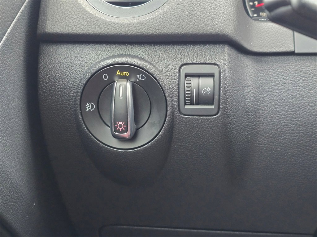 Used 2014 Volkswagen Tiguan R-Line image 17