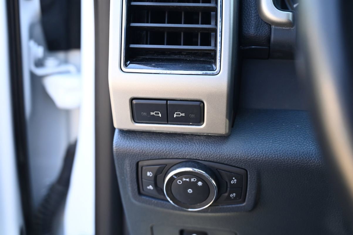 Used 2022 Ford F350 Lariat w/ Chrome Package image 26