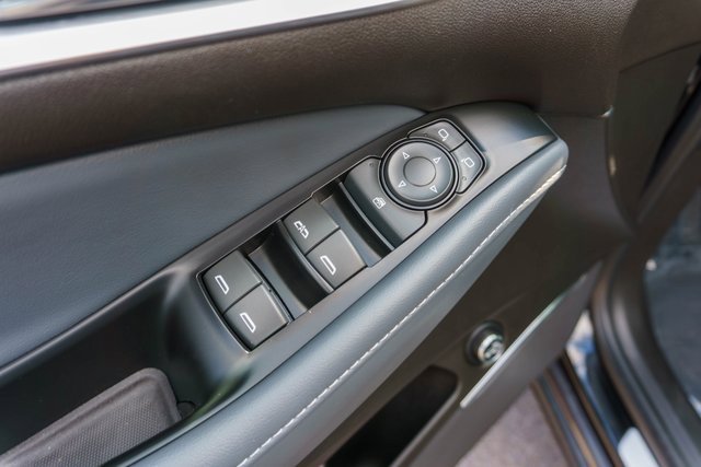 Used 2023 Buick Enclave Essence image 20