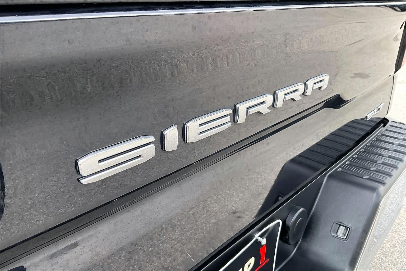 Used 2026 GMC Sierra 1500 SLT RWD image 10
