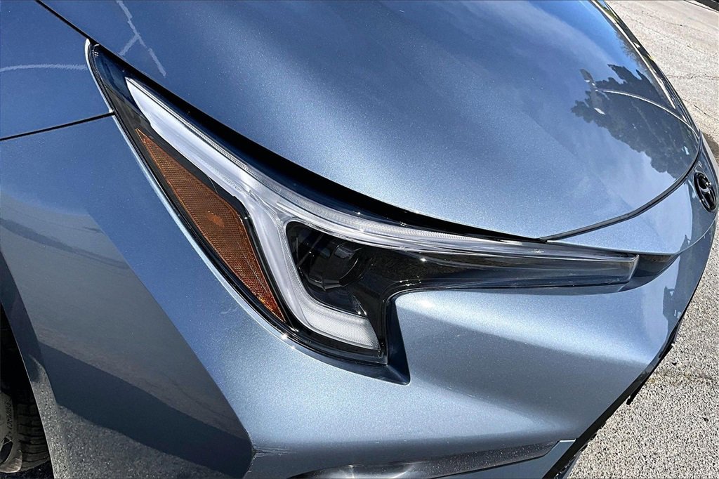 Certified 2025 Toyota Corolla XSE image 32