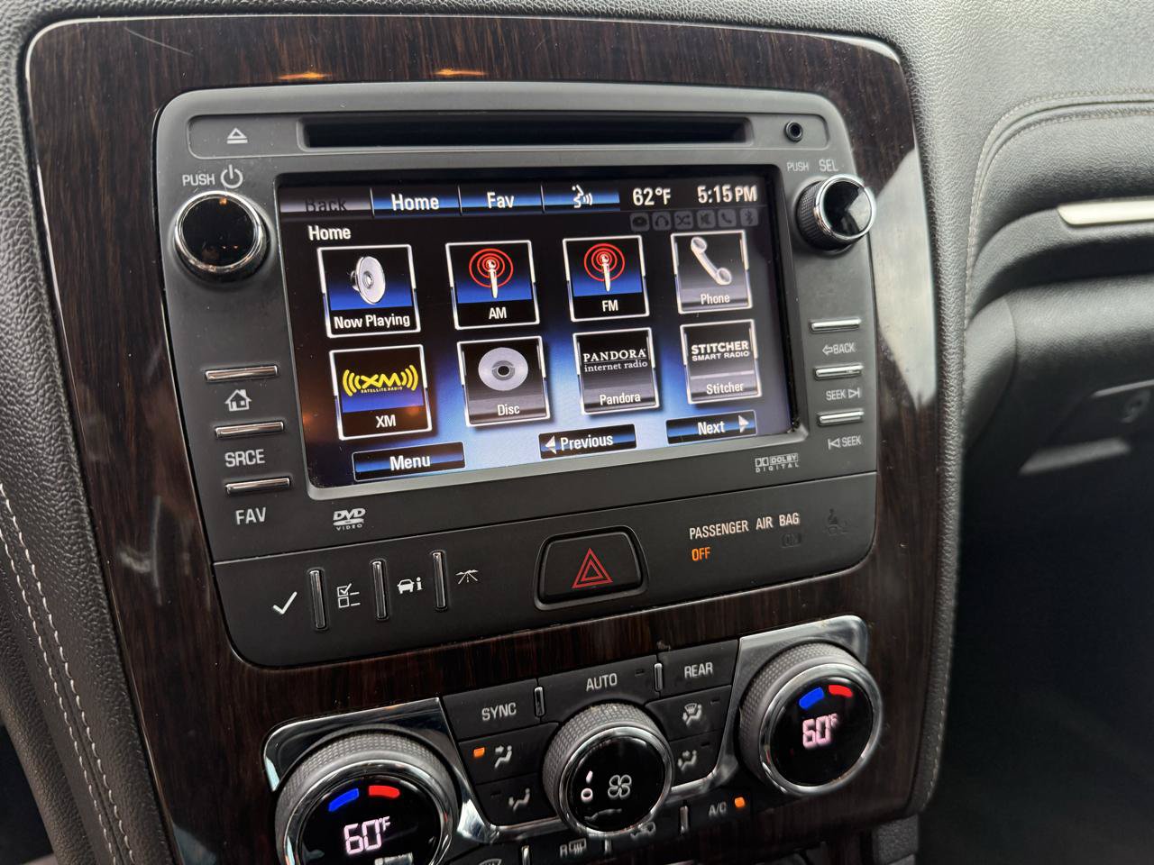 Used 2015 Chevrolet Traverse LT FWD image 19