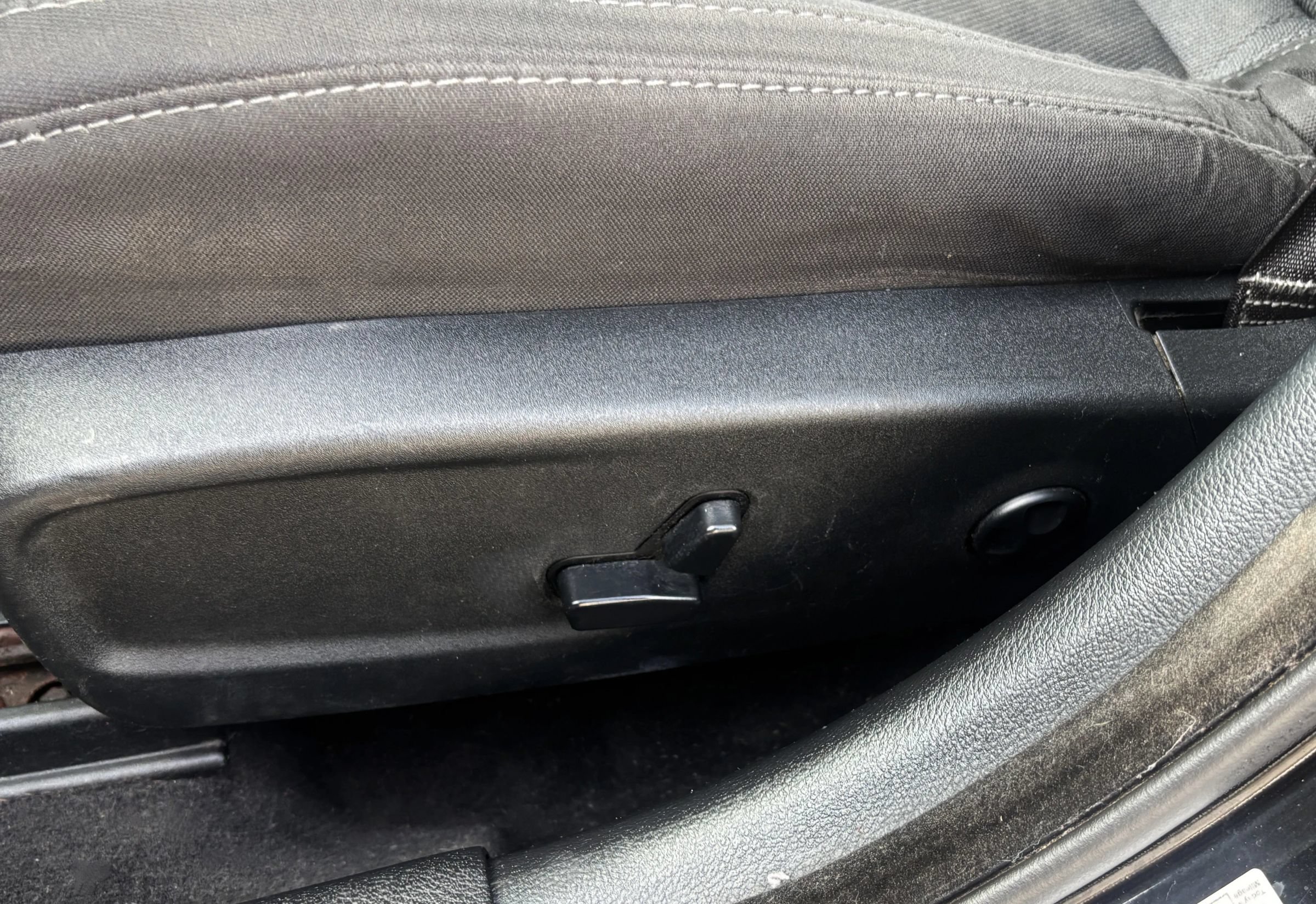 Used 2015 Dodge Charger SXT RWD image 17