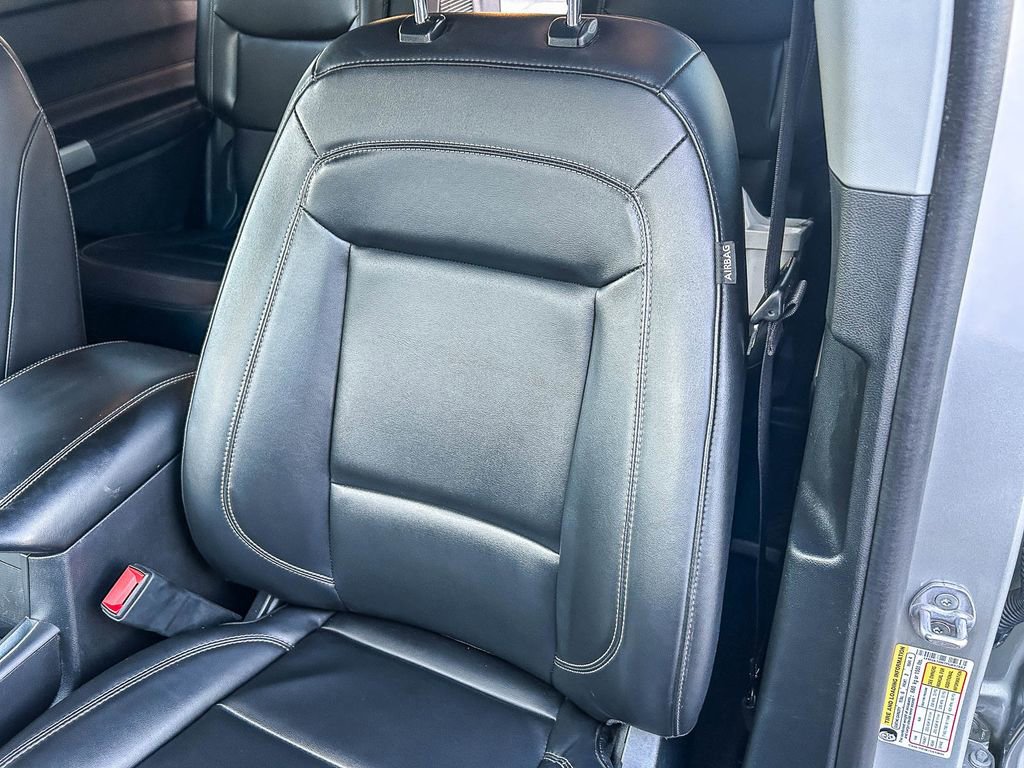 Used 2023 Ford Explorer XLT w/ Equipment Group 202A RWD image 30