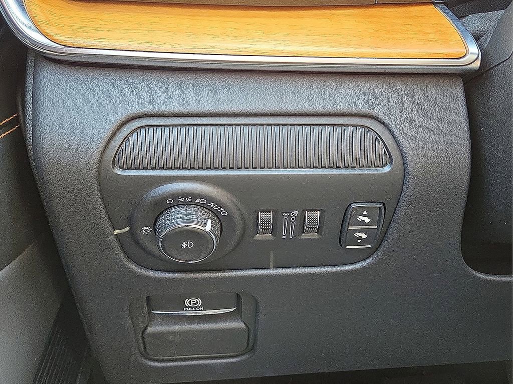 Used 2024 Jeep Grand Wagoneer L Series III image 26