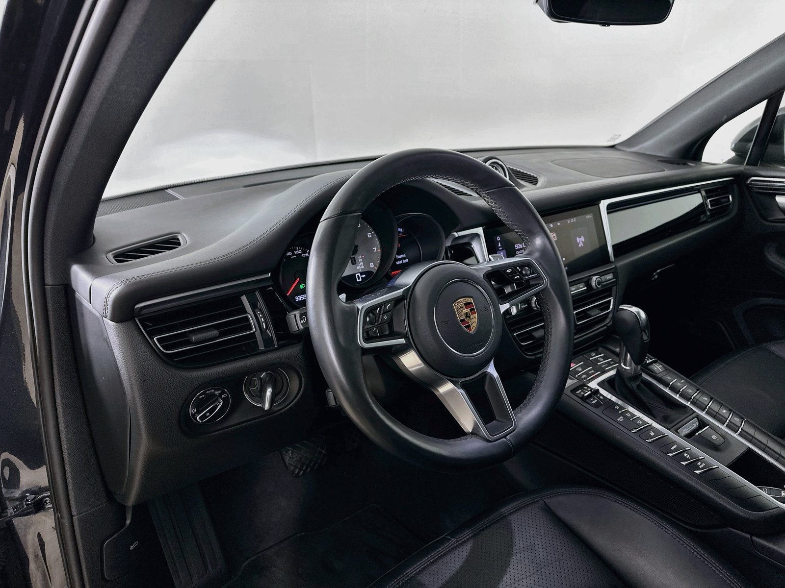 Used 2021 Porsche Macan S AWD/4WD image 33