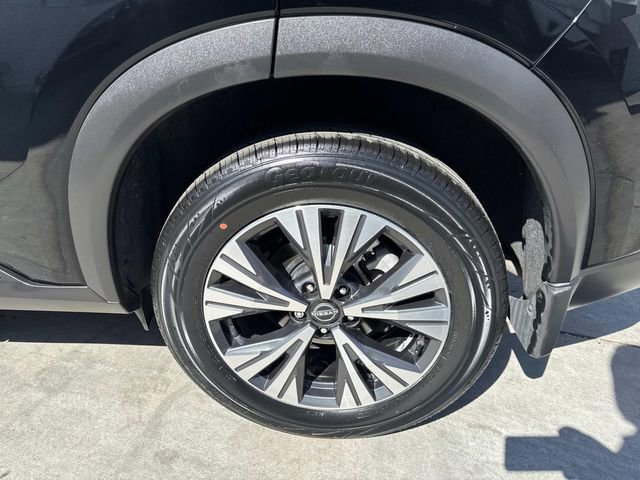 Used 2023 Nissan Rogue SV FWD image 5