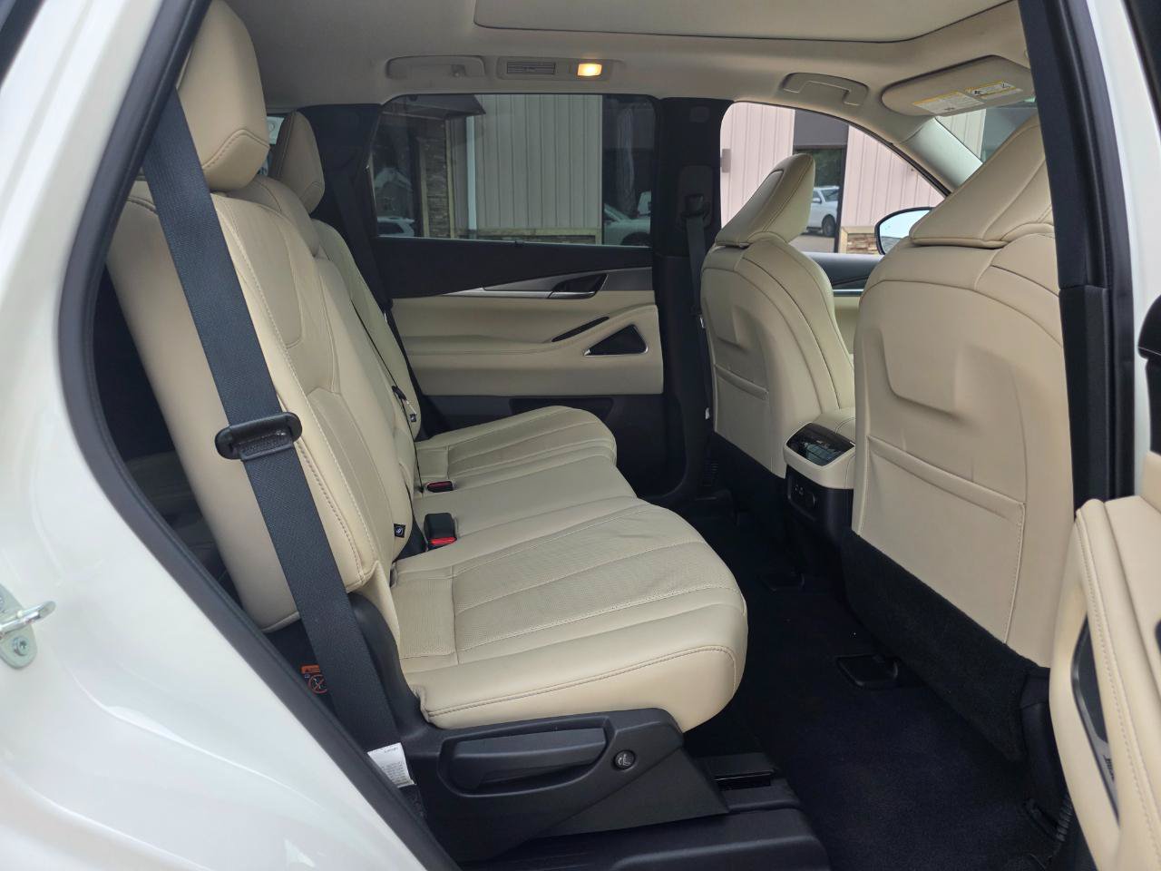 Used 2023 INFINITI QX60 Luxe AWD/4WD image 25