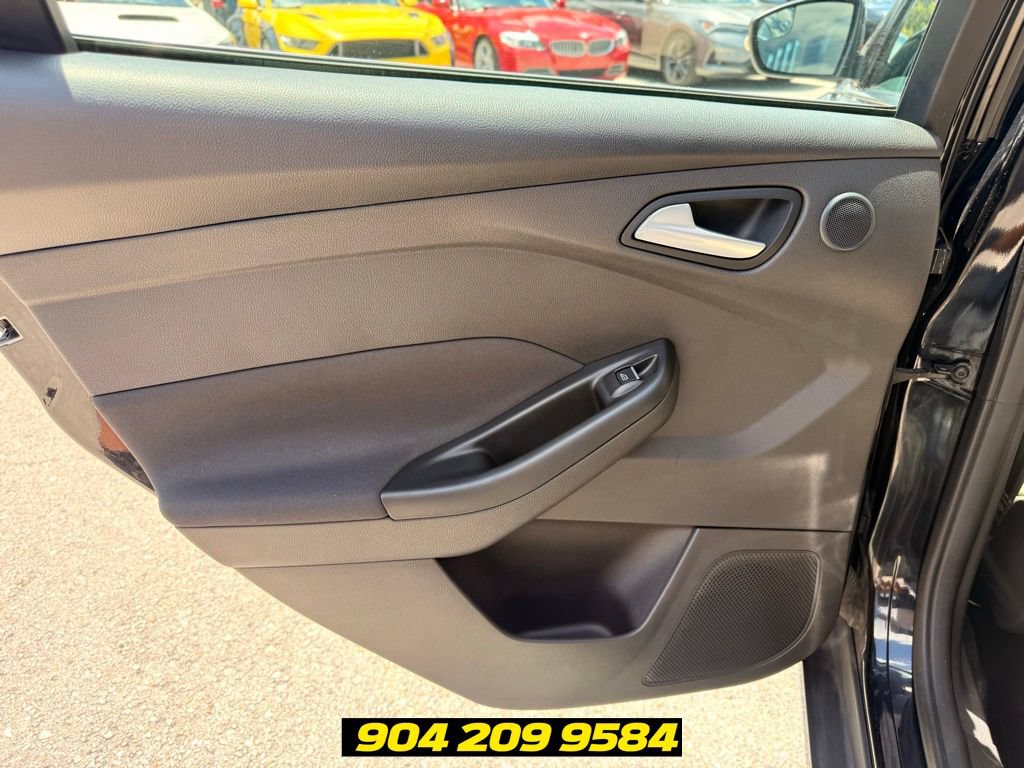 Used 2017 Ford Focus Titanium FWD image 25