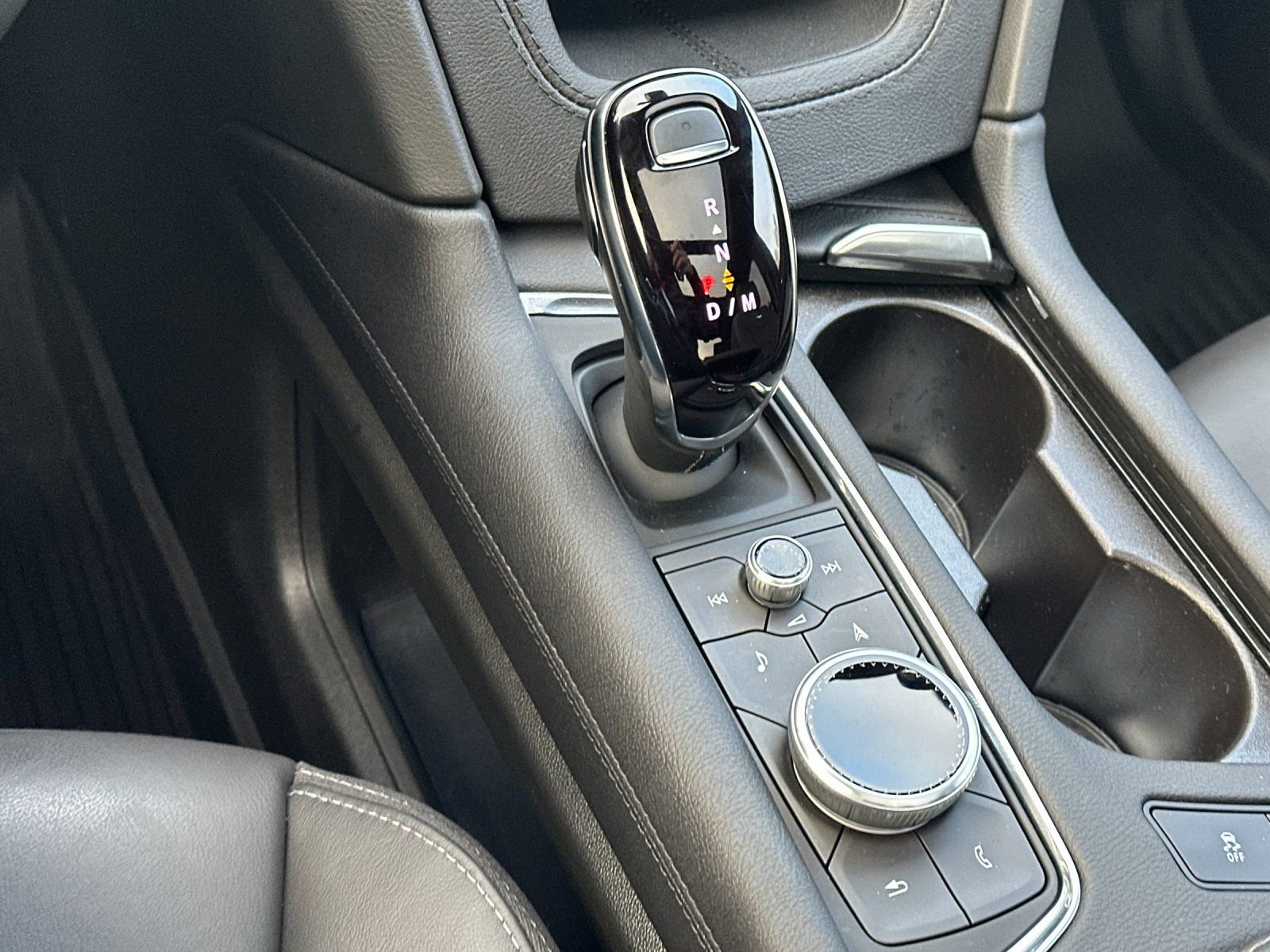 Used 2024 Cadillac XT6 Premium Luxury w/ Technology Package image 22