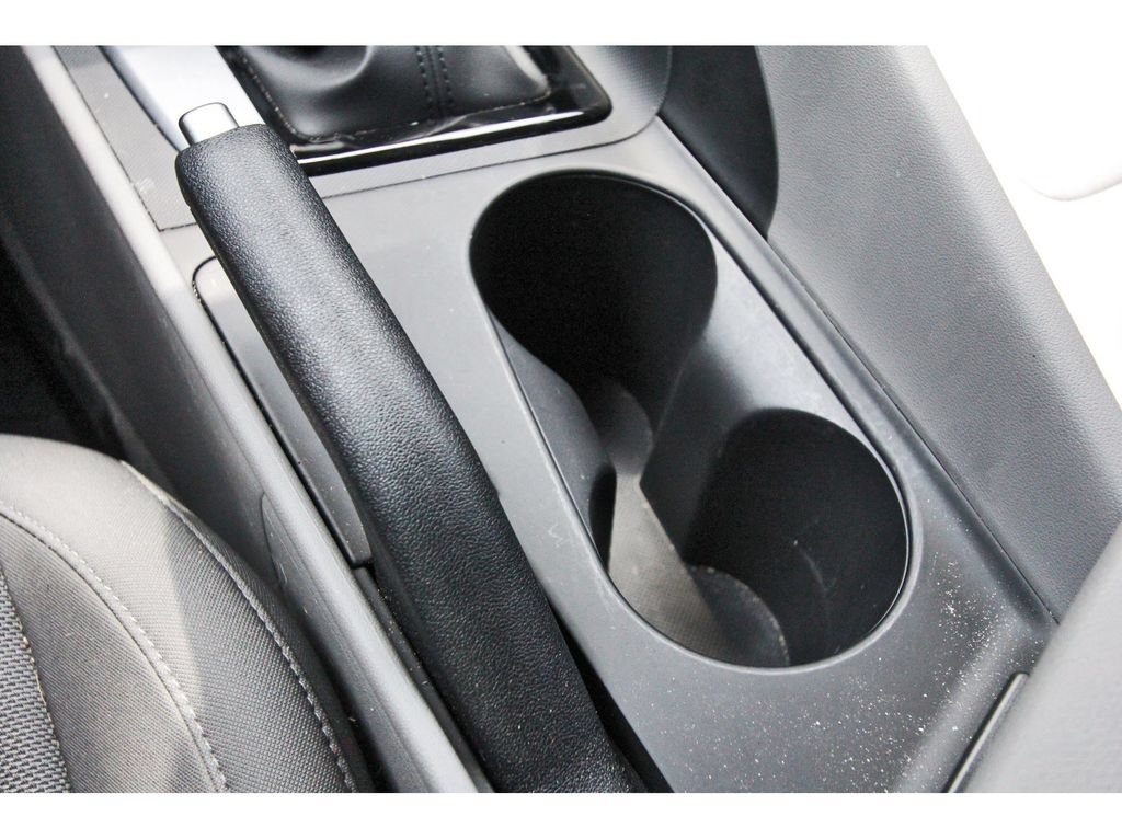 Certified 2026 Hyundai Elantra SE FWD image 30