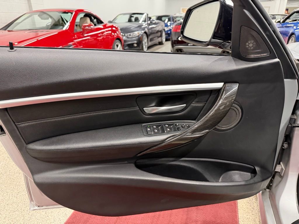 Used 2017 BMW 340i xDrive Sedan AWD/4WD image 25