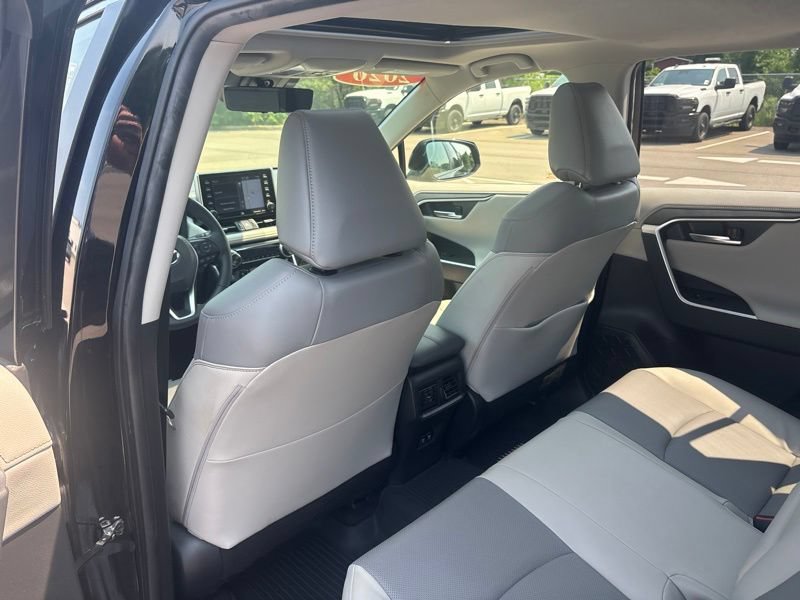 Used 2020 Toyota RAV4 Limited w/ Limited Grade Weather Package AWD/4WD image 17