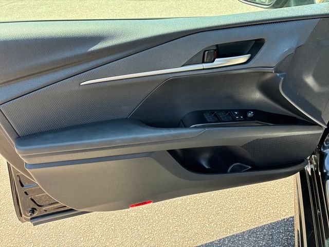 Used 2025 Toyota Camry SE FWD image 14