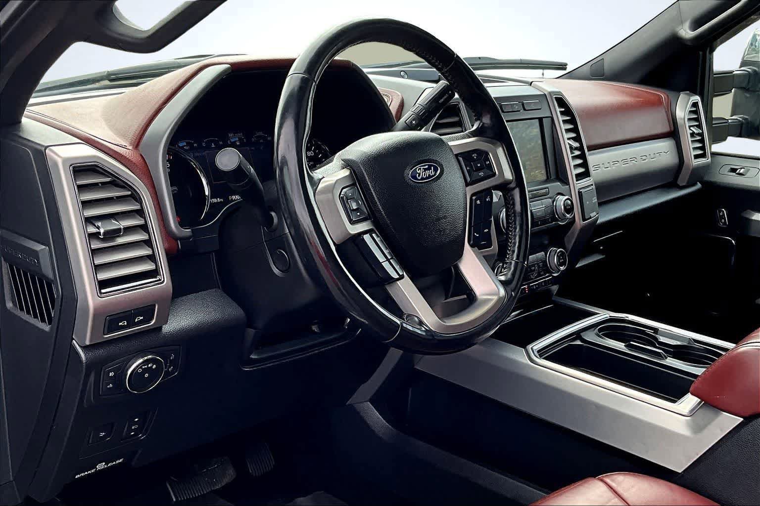 Used 2019 Ford F350 Platinum image 2