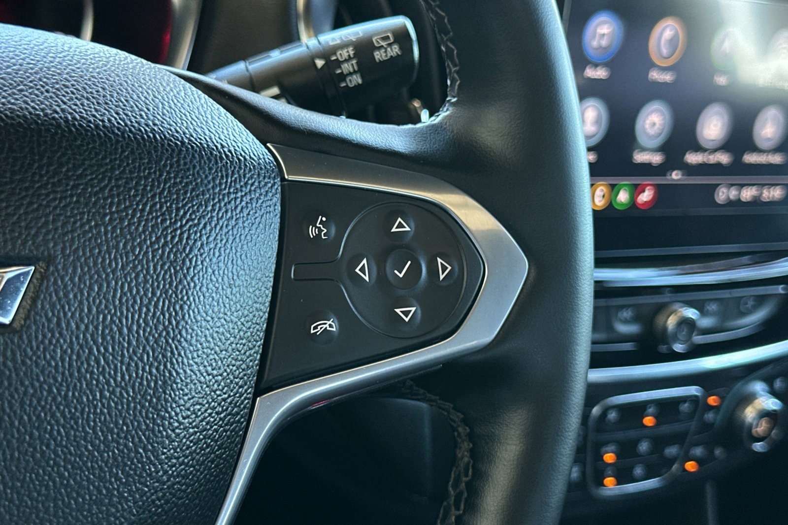 Certified 2023 Chevrolet Traverse High Country image 34