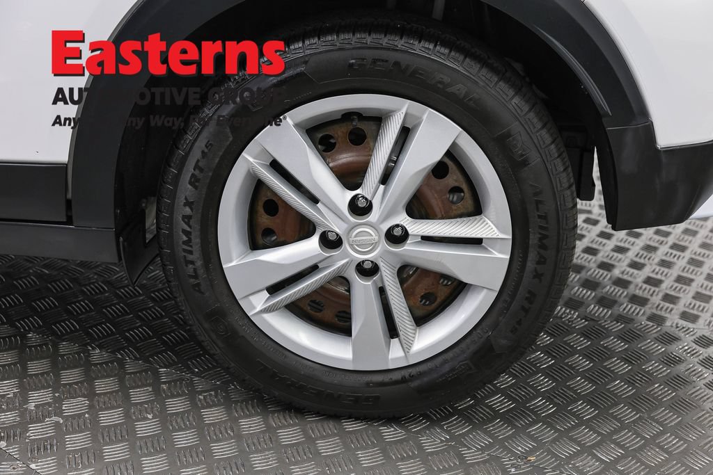 Used 2022 Nissan Kicks S FWD image 34