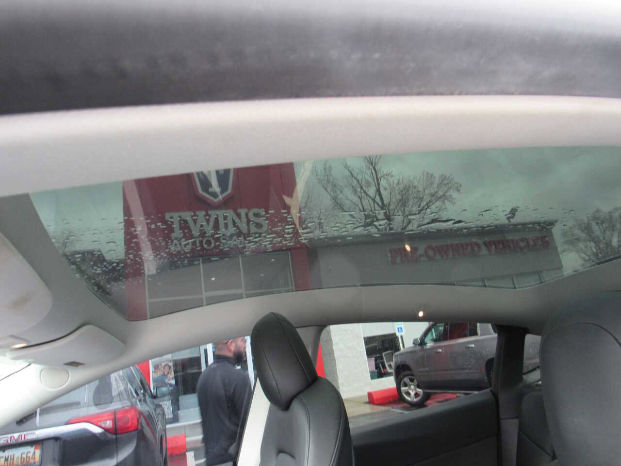 Used 2022 Tesla Model Y Long Range image 15