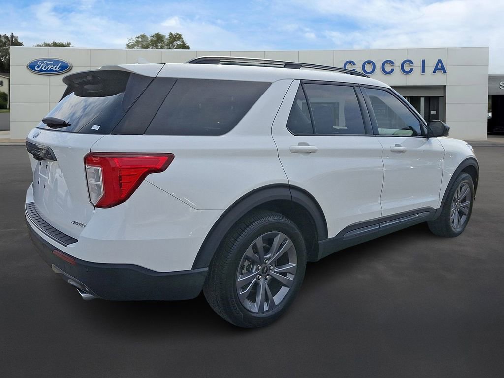 Certified 2023 Ford Explorer XLT w/ Equipment Group 202A image 4