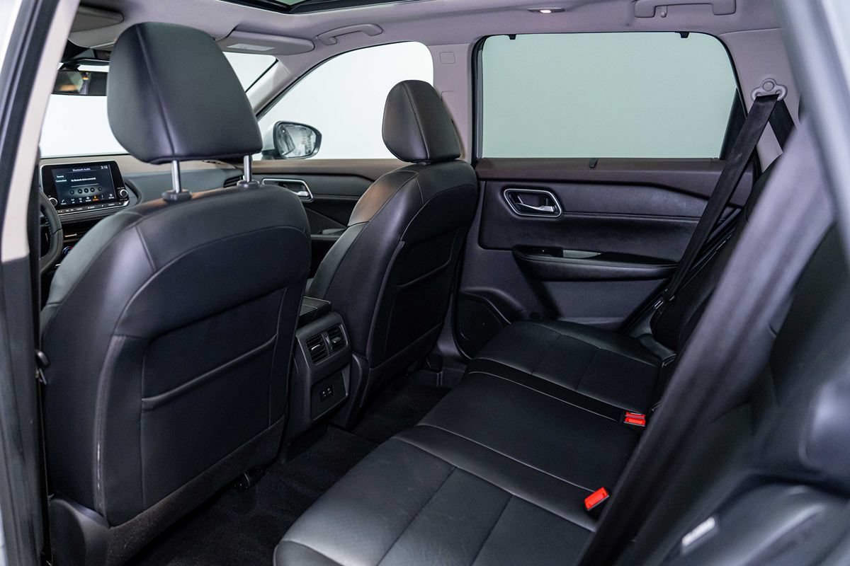 Used 2021 Nissan Rogue SV w/ Premium Package AWD/4WD image 15